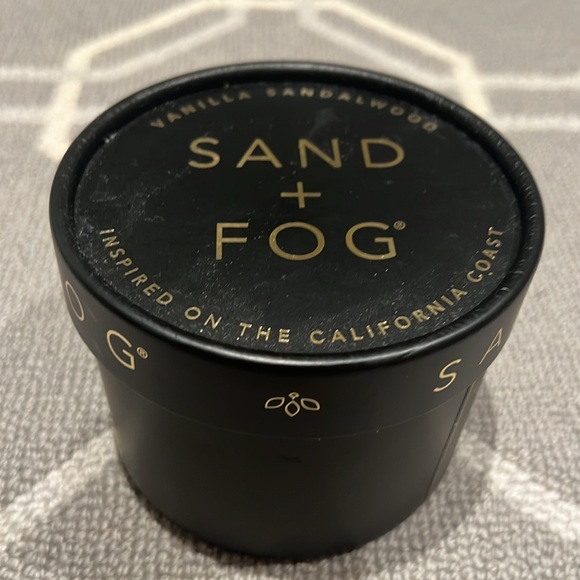 Vanilla and sandalwood large scented candle - Picture 2 of 6